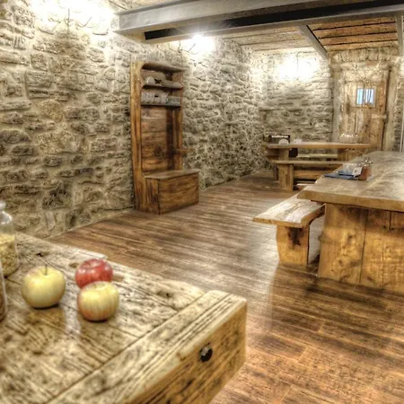 مزرعة للإقامة Cascina Del Sole Asso